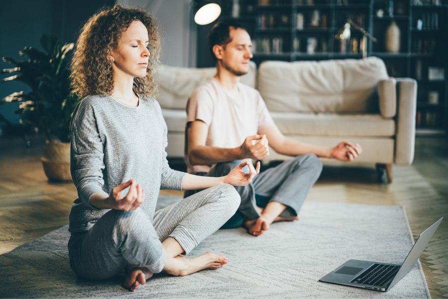 yin yoga oefeningen voor thuis