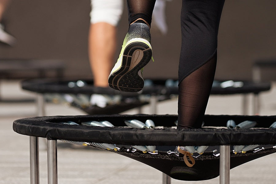9 fitness trampoline oefeningen