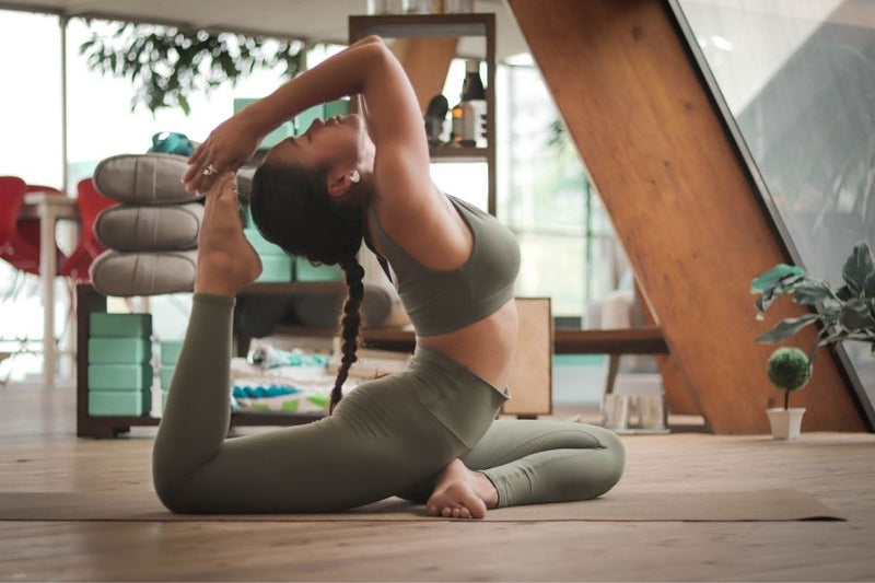 Power Yoga oefeningen voor thuis
